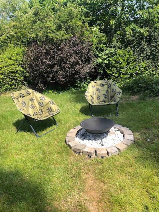Tiny House Close To Brussels South Charleroi Airport Chalet